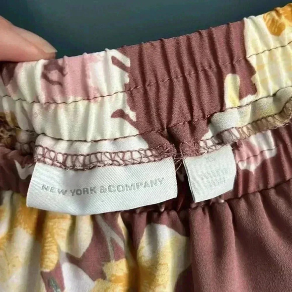 New York & Company blush, pink and yellow lightweight floral‎ dress women’s XS - Picture 2 of 3